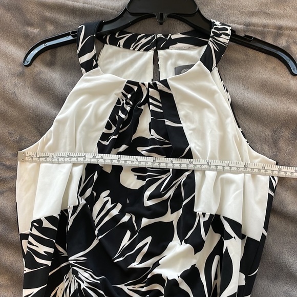 Vince Camuto Maxi Dress - Picture 5 of 6